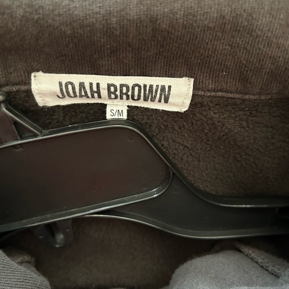 Joah Brown Black Cropped Sweatshirt - Picture 6 of 6